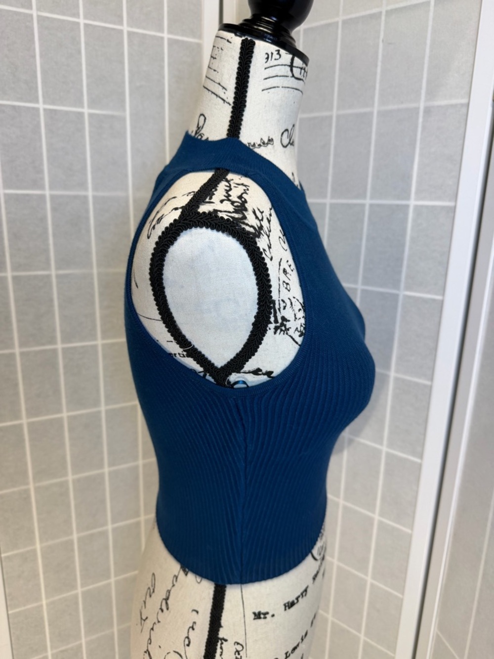 NWT House of Harlow 1960 Woman’s Royal Blue Ribbed Crewneck Tank Top - Picture 5 of 5